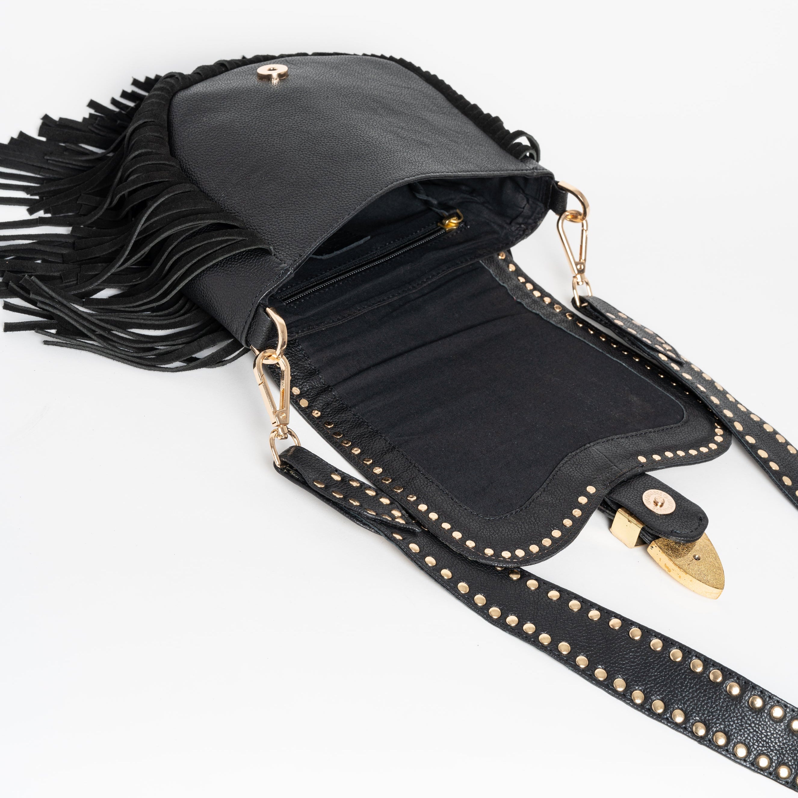 Cartera de cuero Elena con flecos y herrajes.