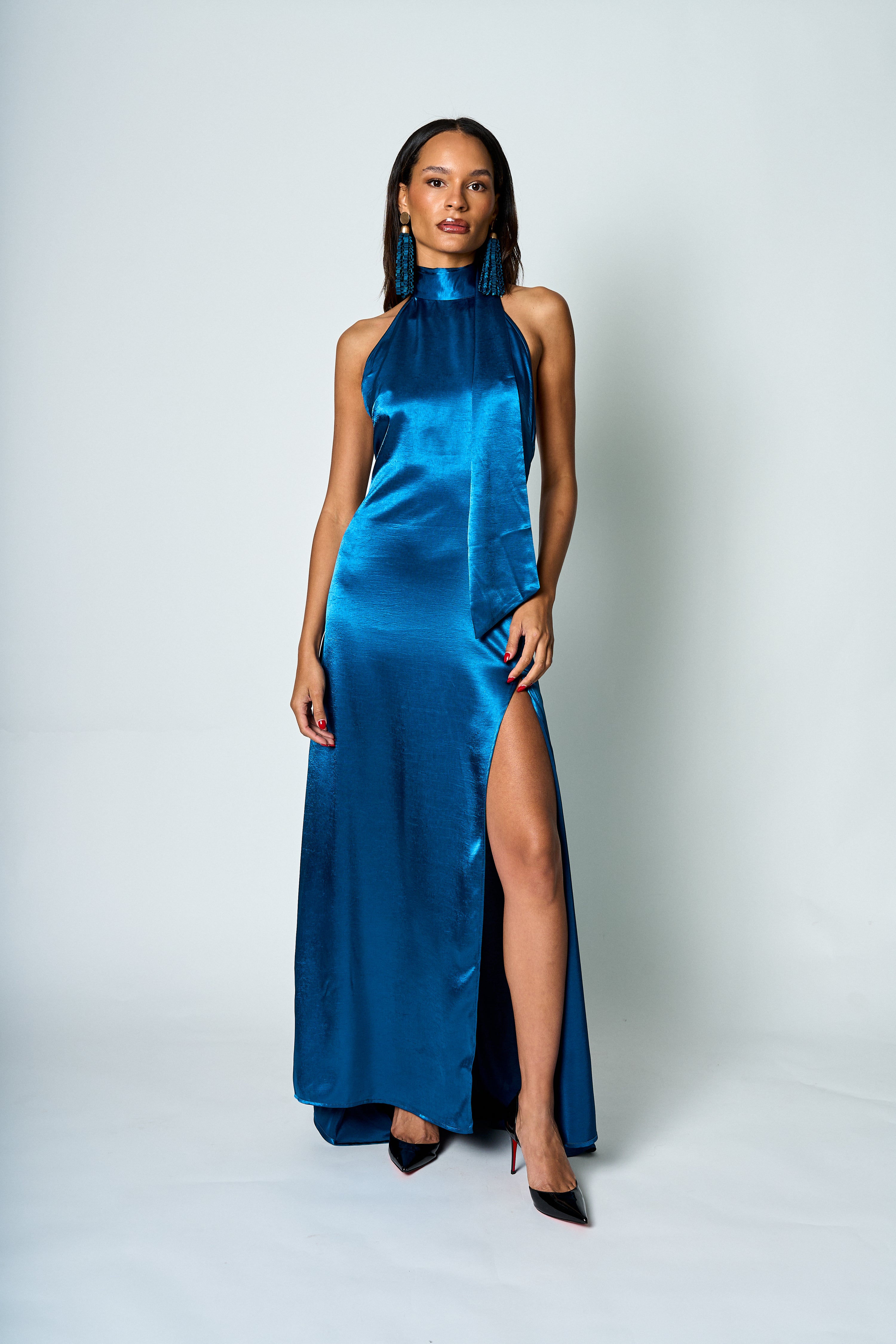 Vestido largo satinado Halter Mia