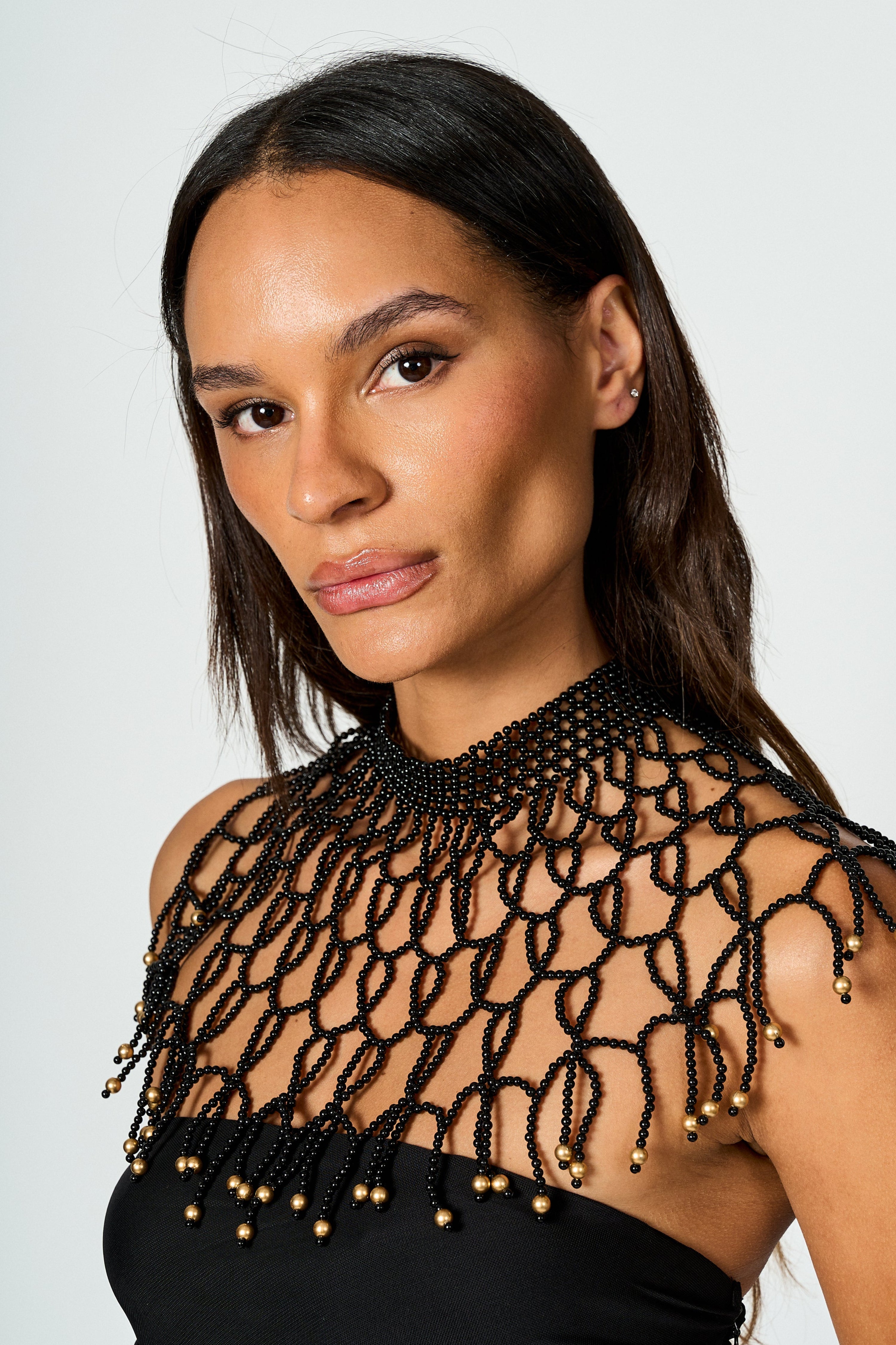 Collar choker de cuentas negras Leonor