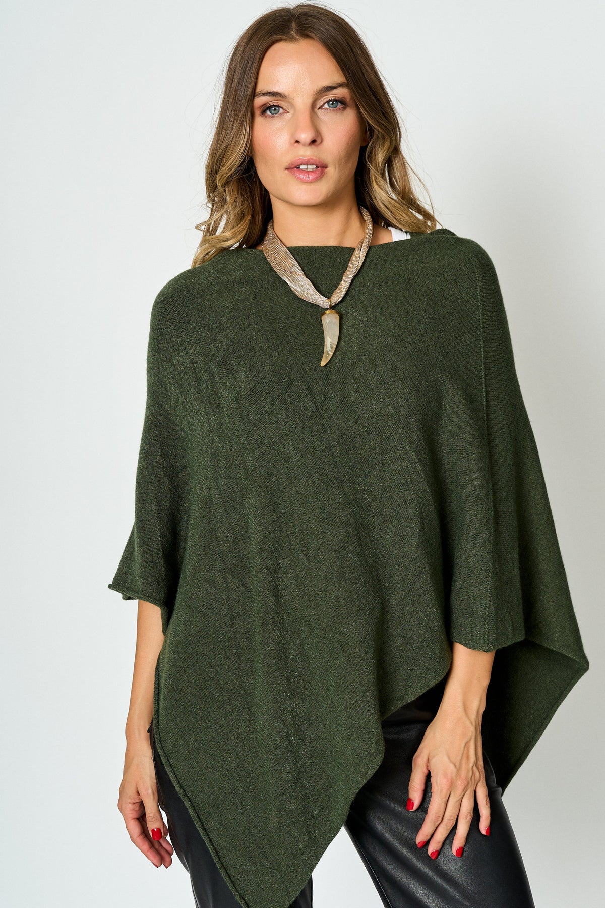 Poncho Aura