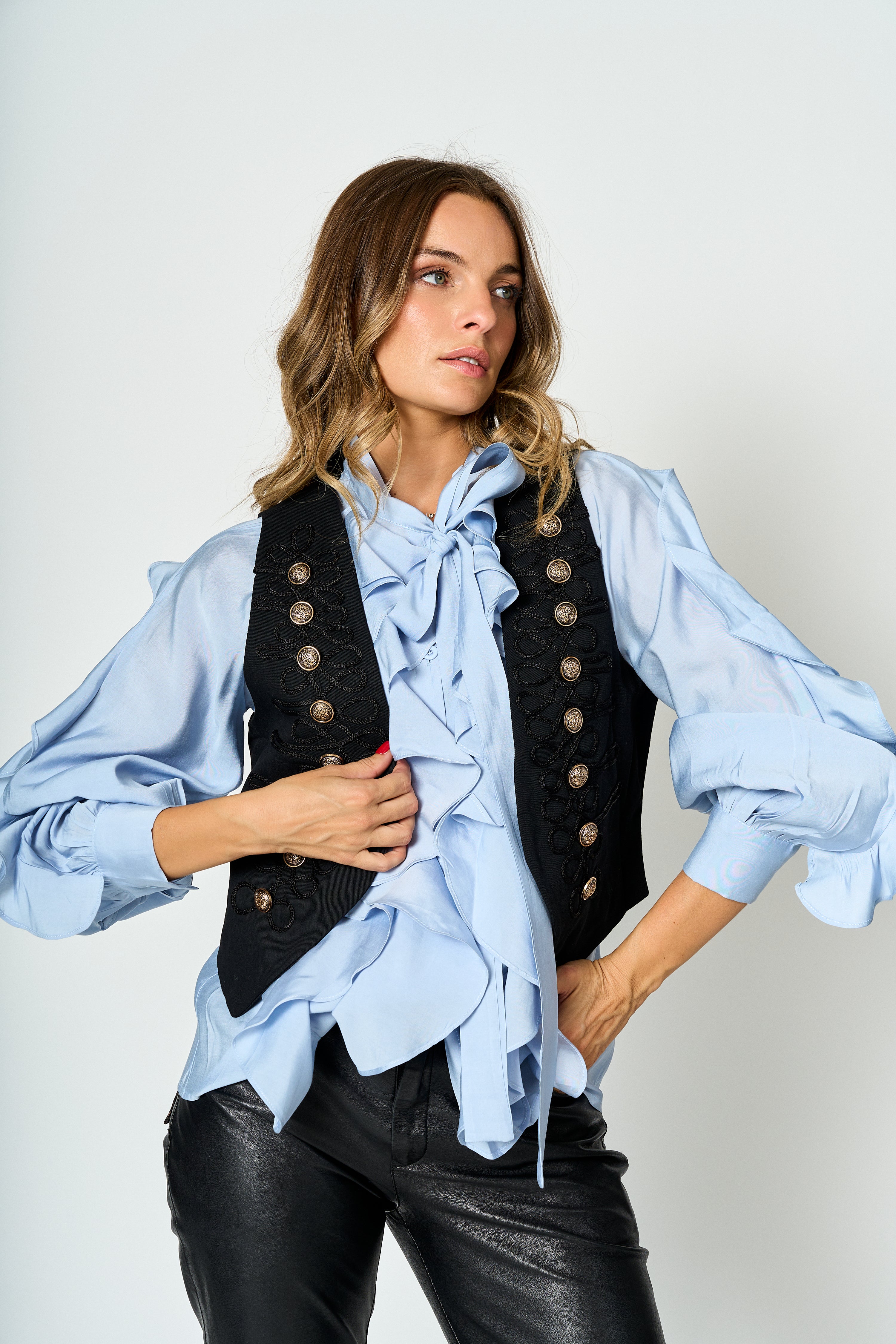 Guillet Renata estilo militar