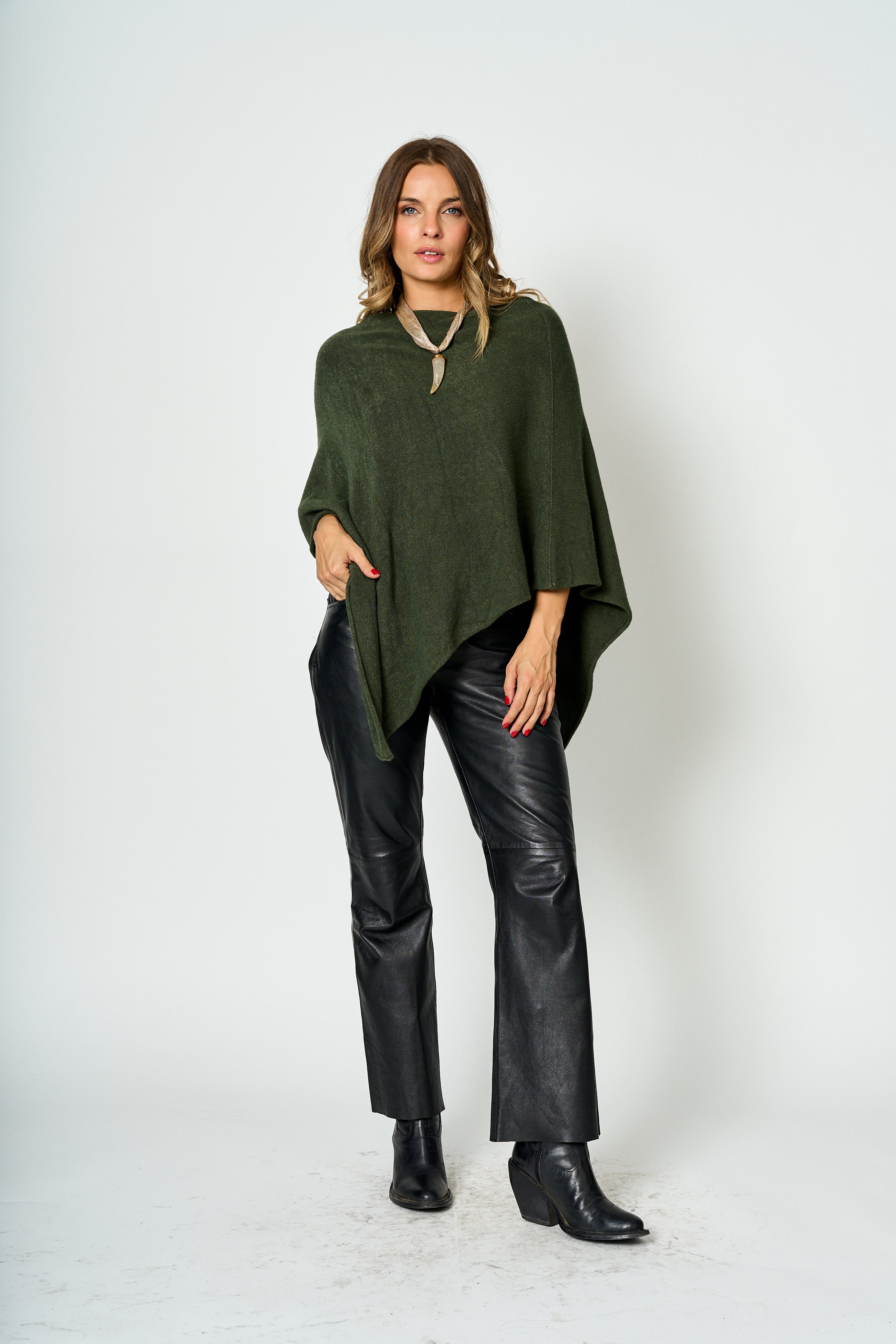 Poncho Aura