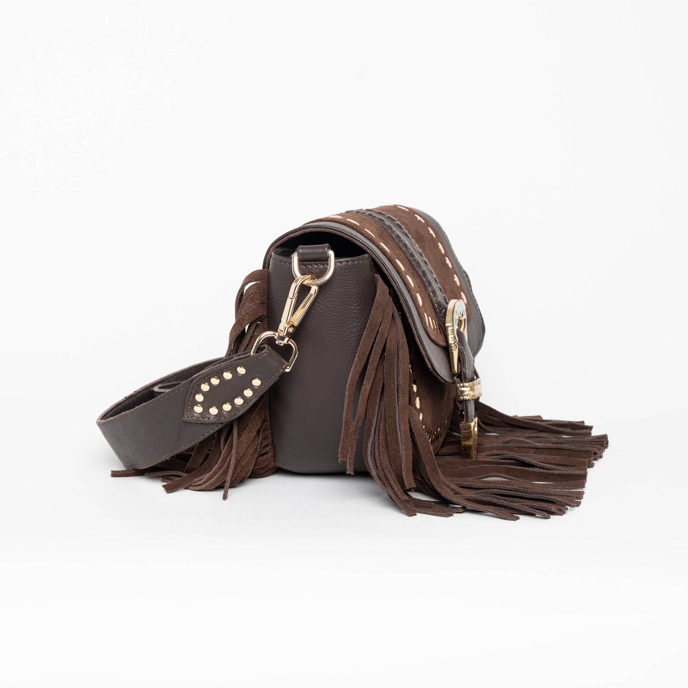 Cartera de cuero Elena con flecos y herrajes.