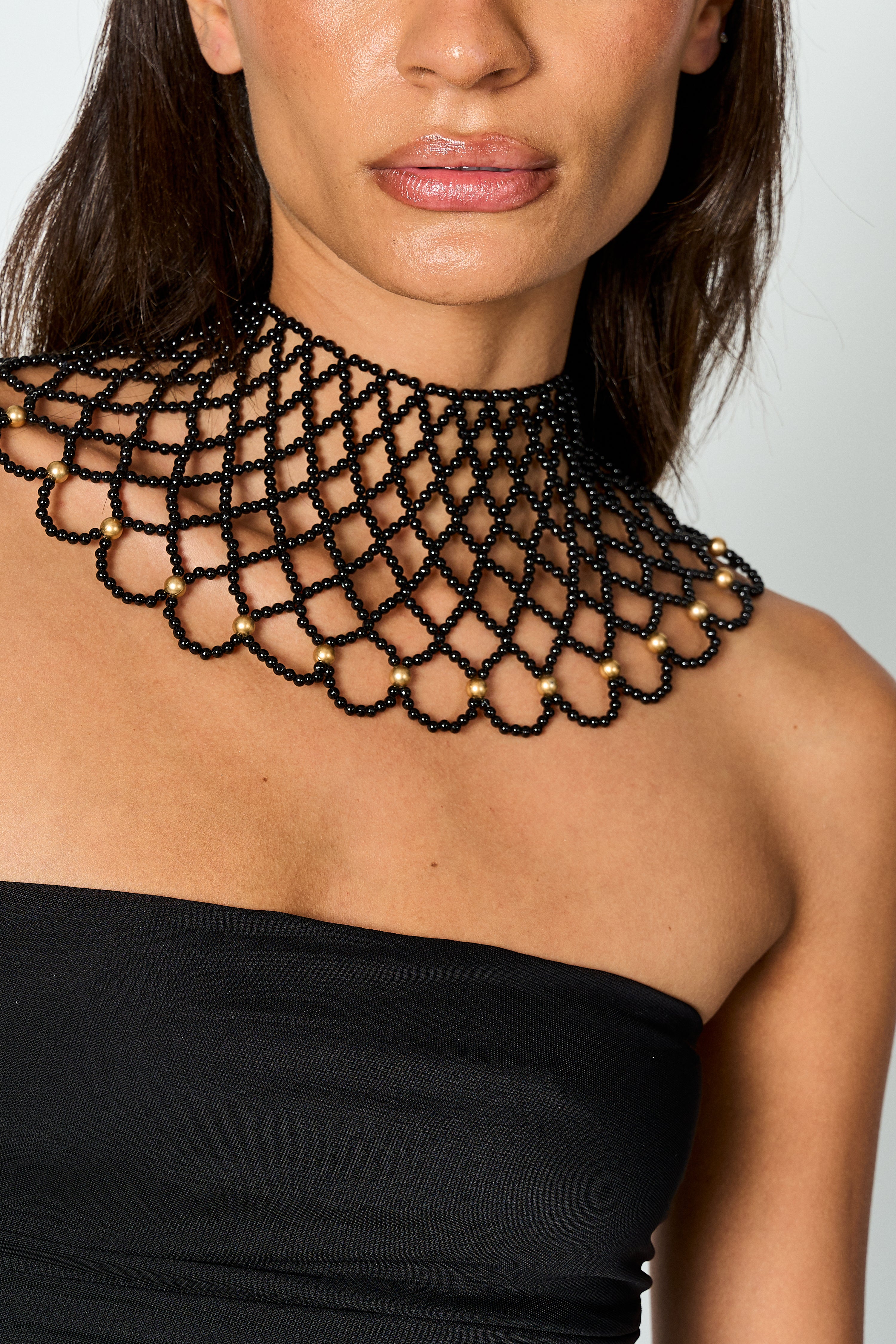 Collar croker Colomba negro con detalles dorados