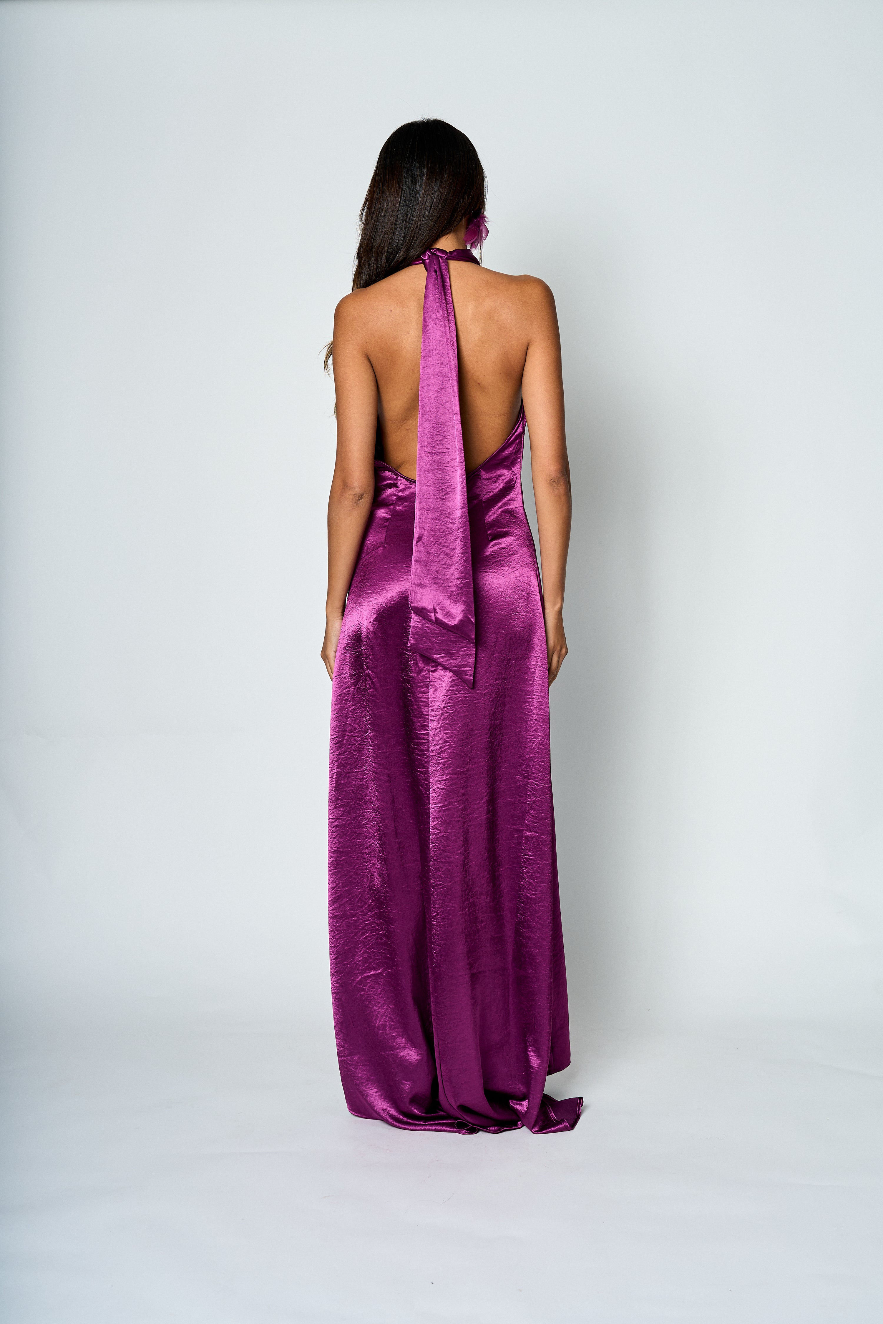 Vestido largo satinado Halter Mia