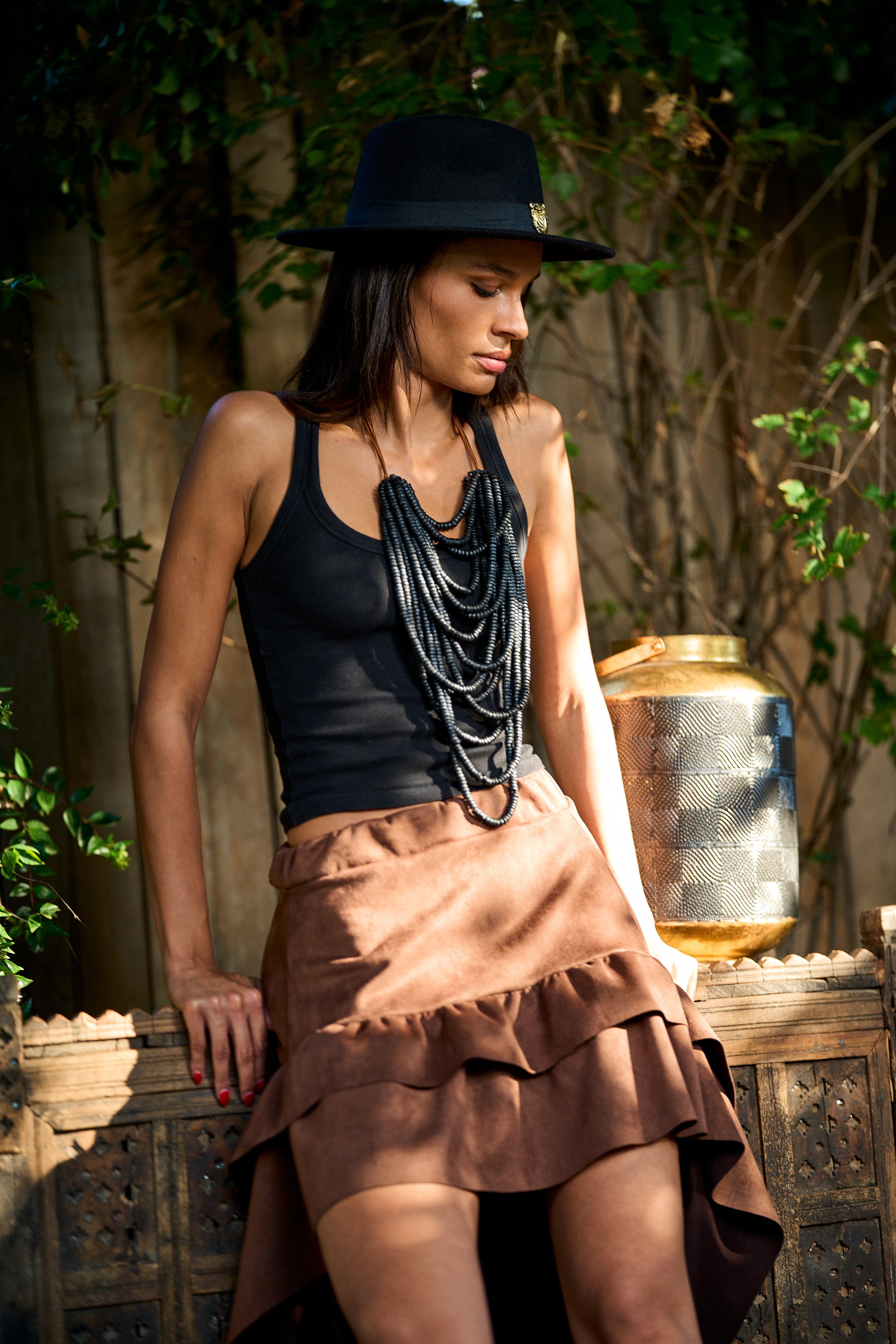 Collar Dominga negro de múltiples capas