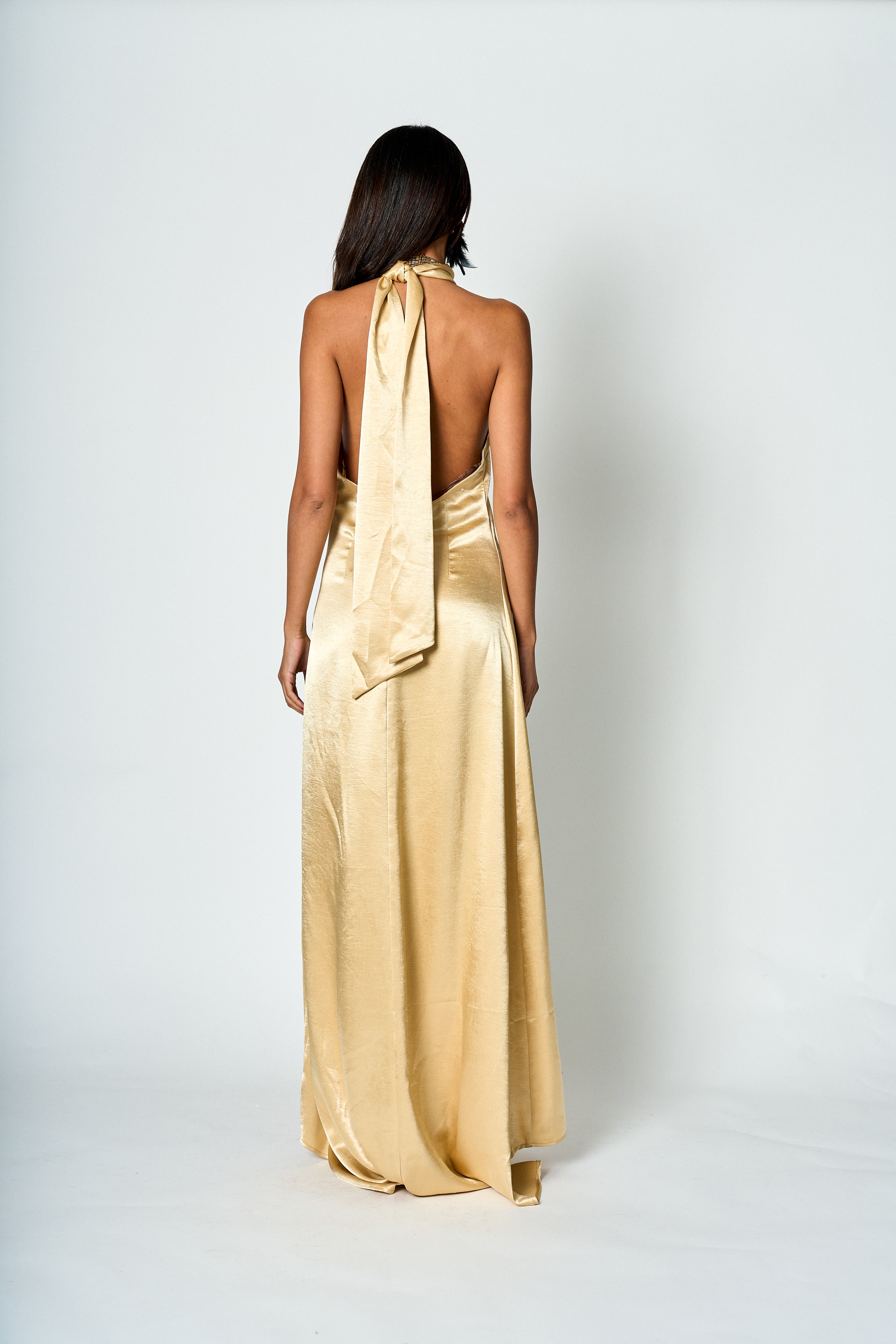 Vestido largo satinado Halter Mia