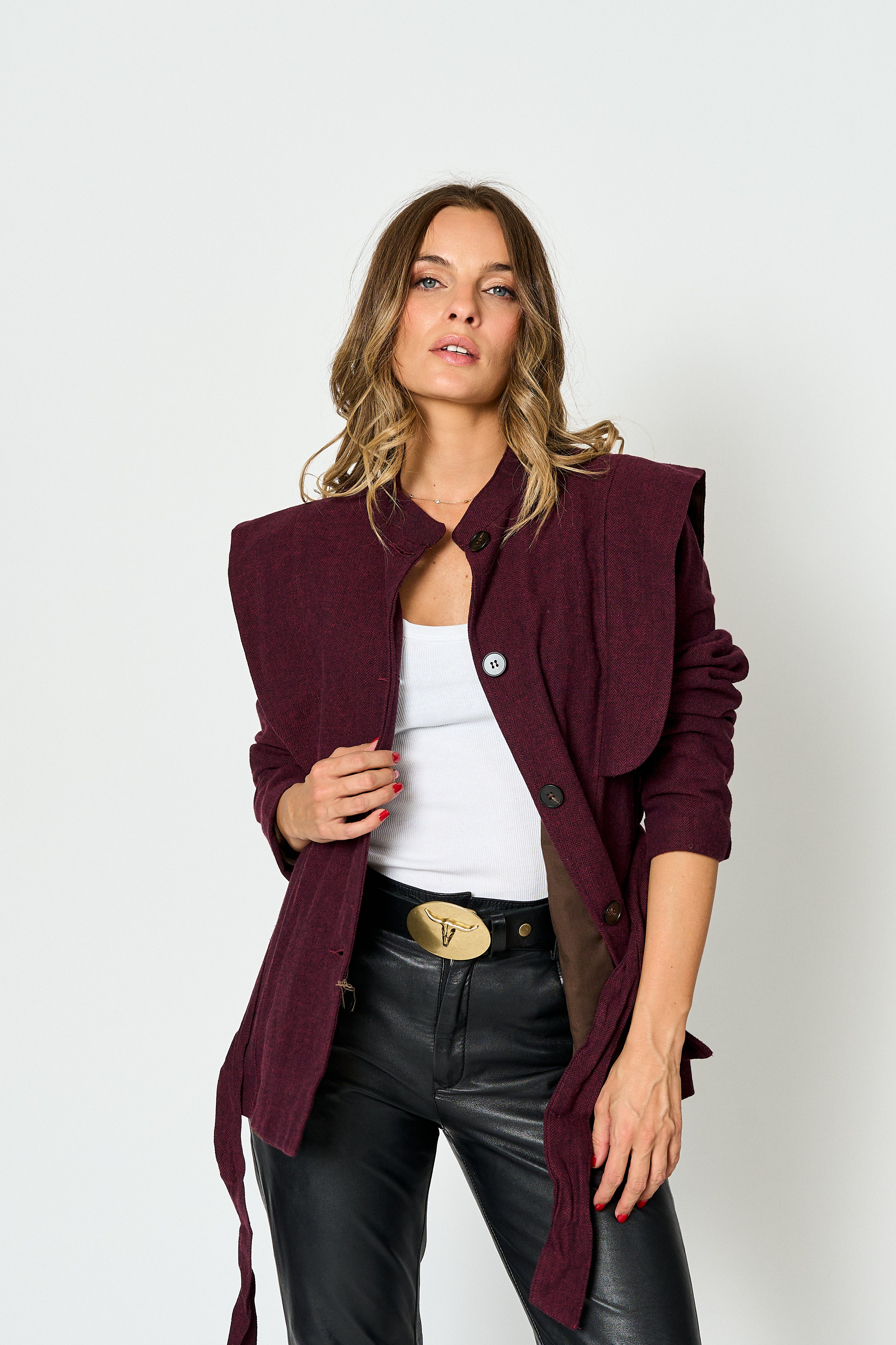 Chaqueta sastrera con cinturón Alejandra