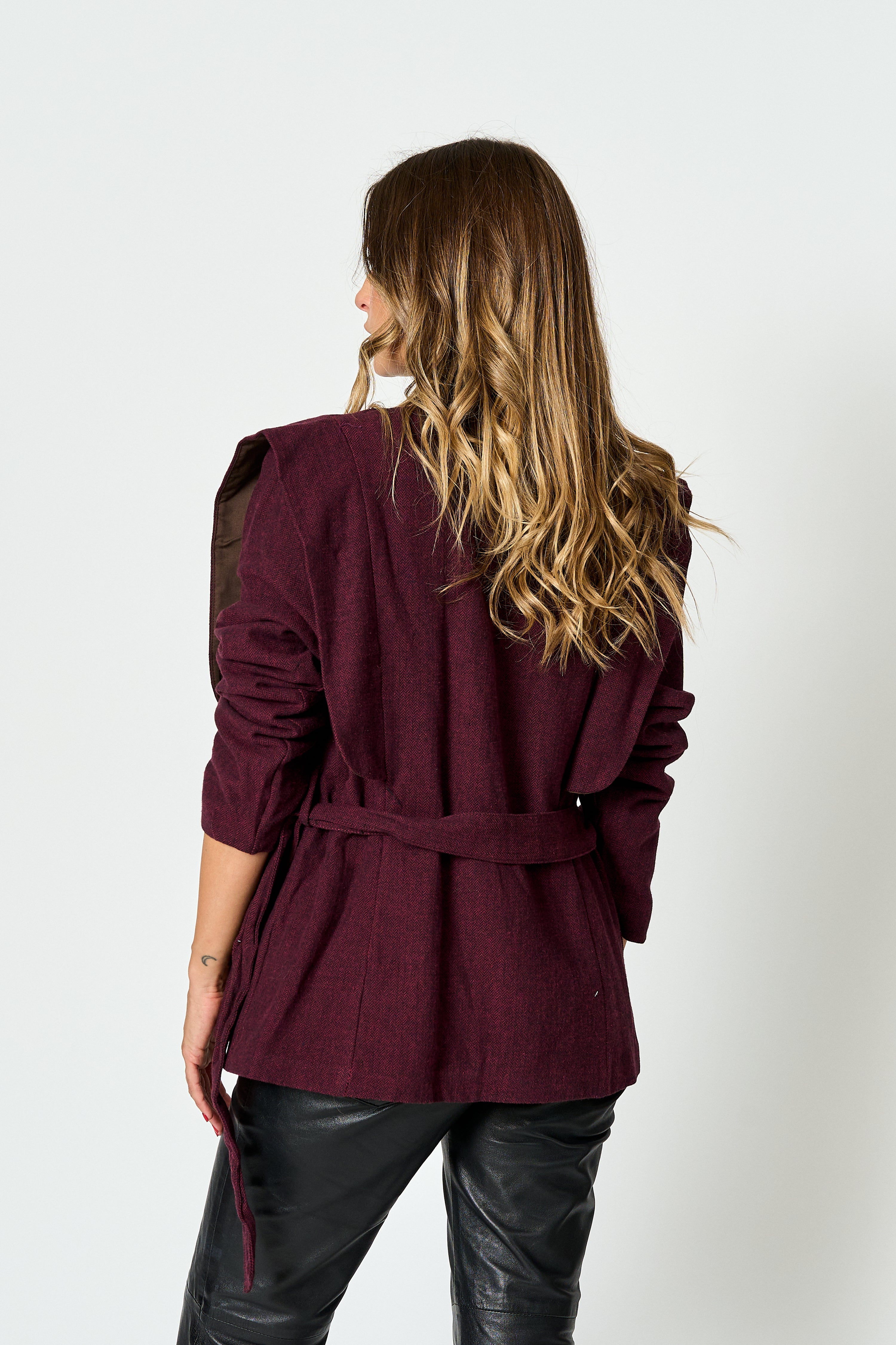 Chaqueta sastrera con cinturón Alejandra
