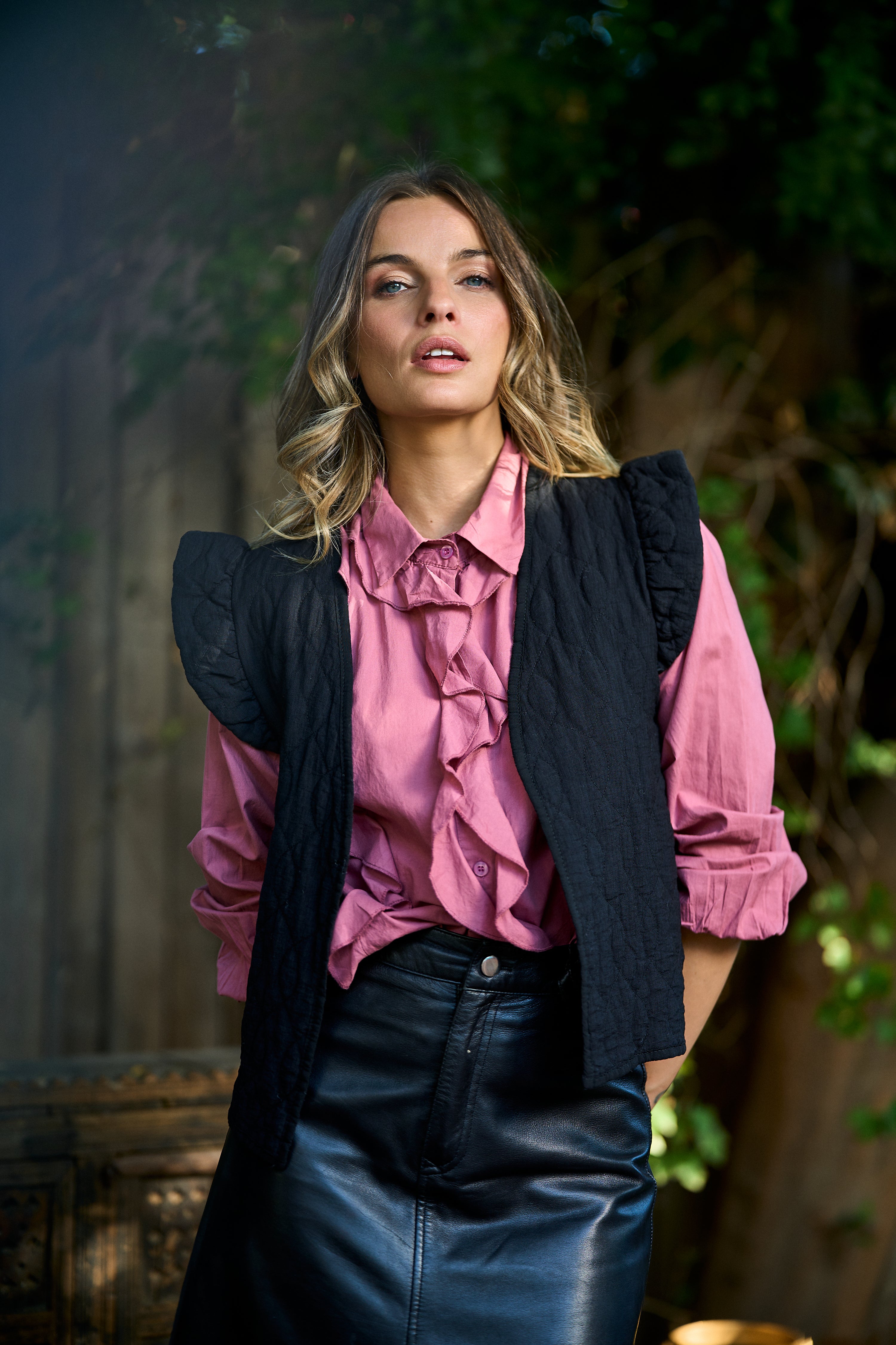 Blusa rosada con volantes Martina