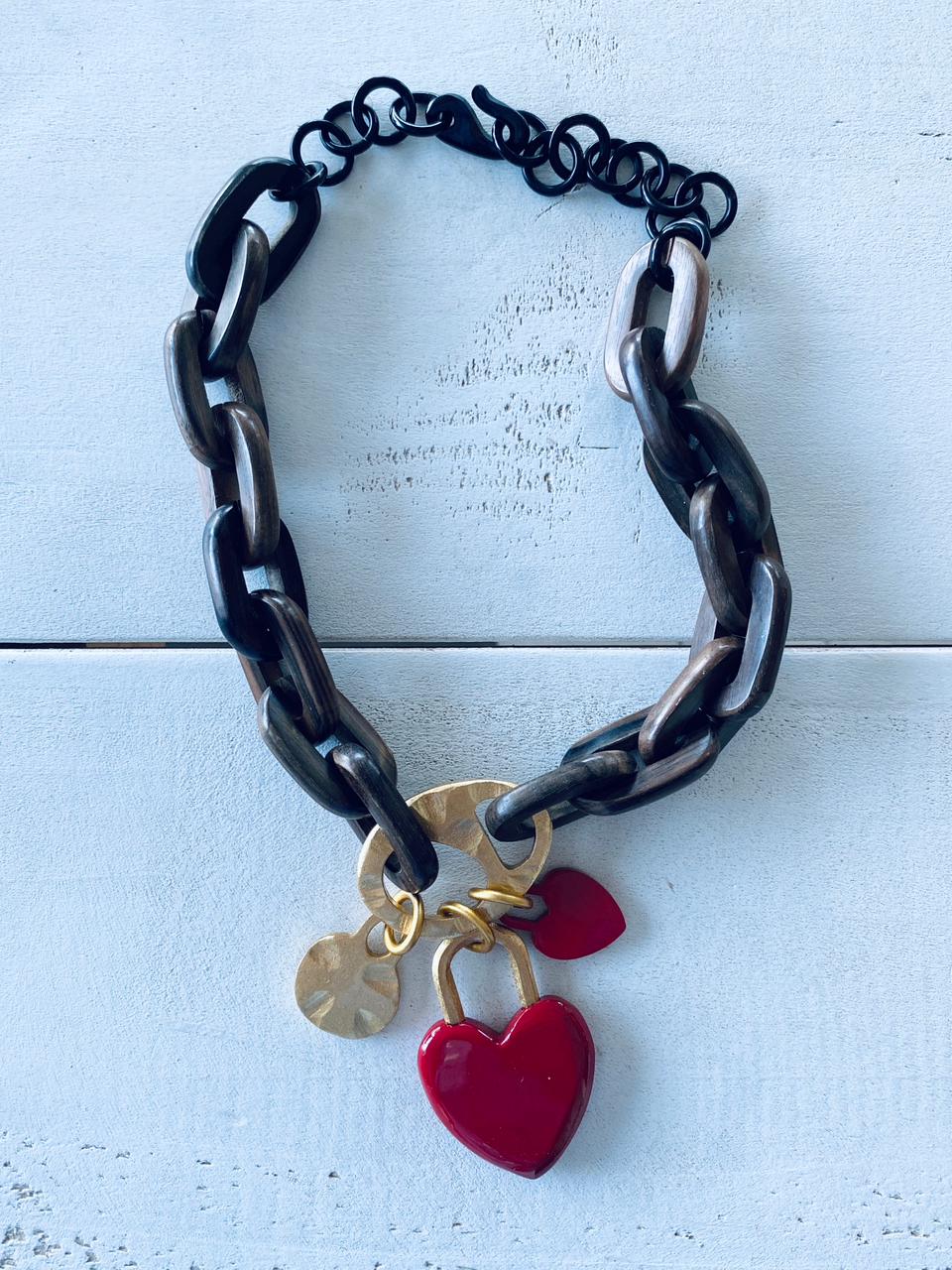 Collar Florencia de Cuerno de Búfalo con Dije Corazón