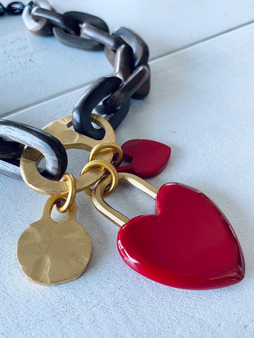 Collar Florencia de Cuerno de Búfalo con Dije Corazón