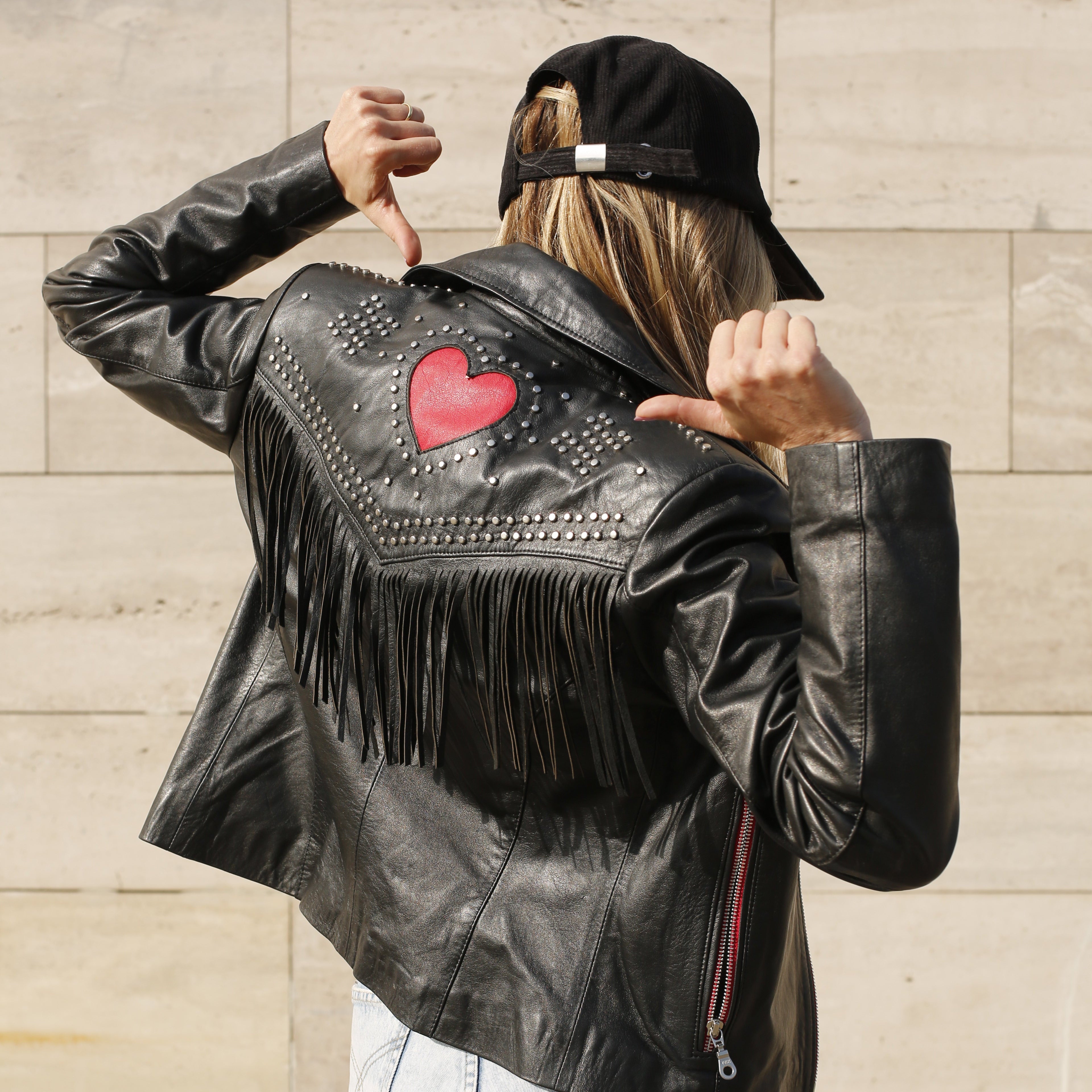 Chaqueta de cuero Valentina corazón y flecos